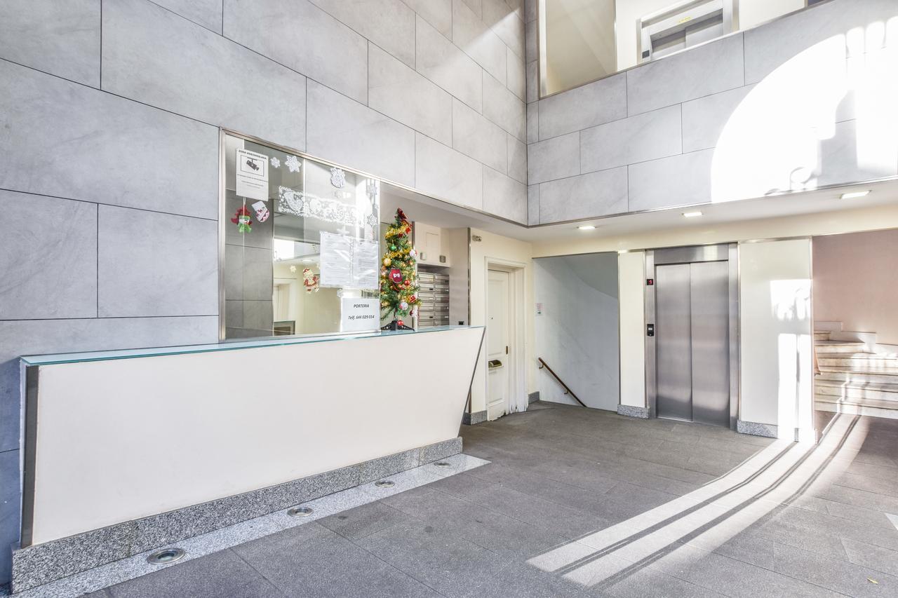 Smart Plaza De Las Cortes Daire Madrid Dış mekan fotoğraf