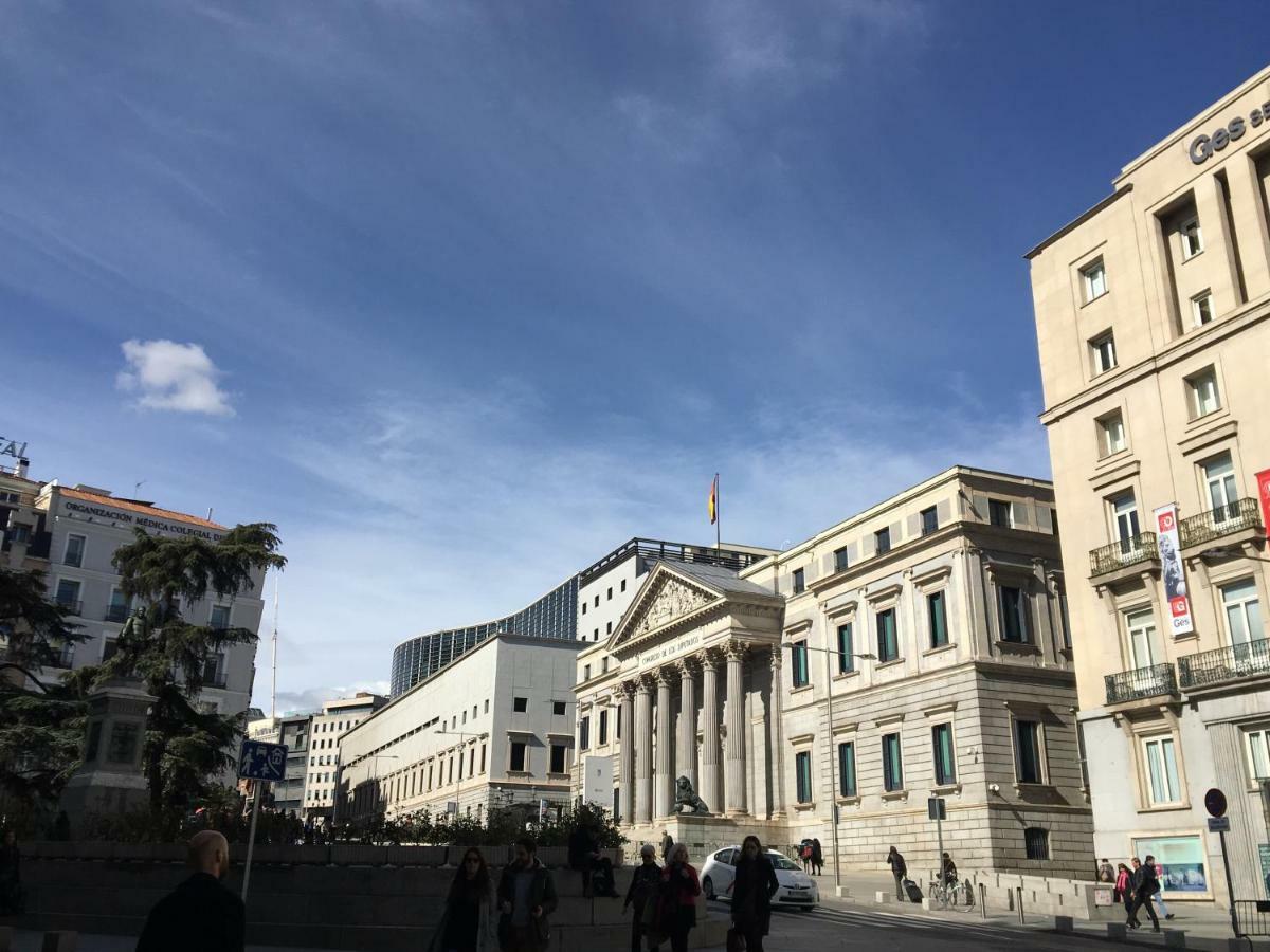 Smart Plaza De Las Cortes Daire Madrid Dış mekan fotoğraf